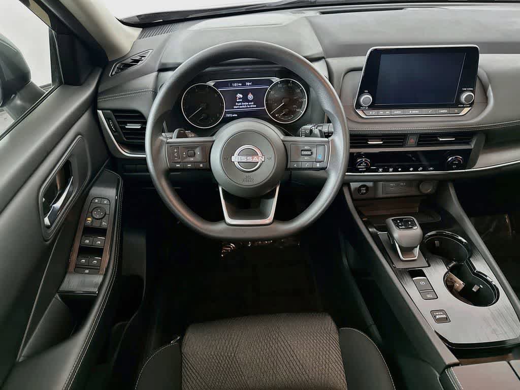 Used 2024 Nissan Rogue SV FWD image 9