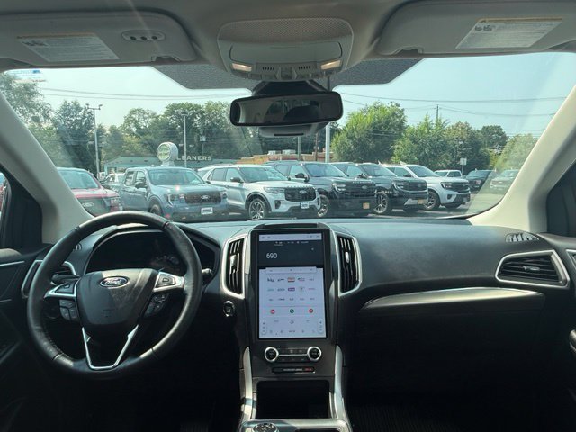 Certified 2022 Ford Edge SEL w/ Convenience Package AWD/4WD image 2