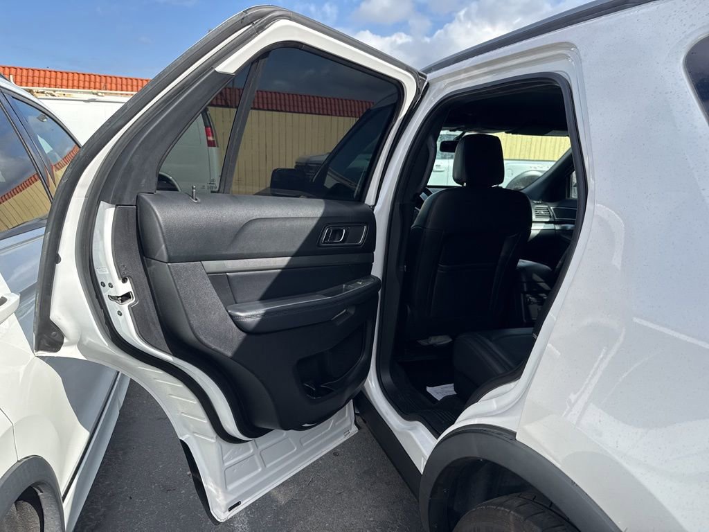 Certified 2018 Ford Explorer XLT w/ Equipment Group 202A image 13