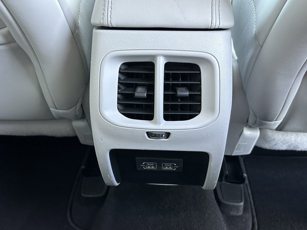 Used 2021 Jeep Cherokee Latitude Plus image 19