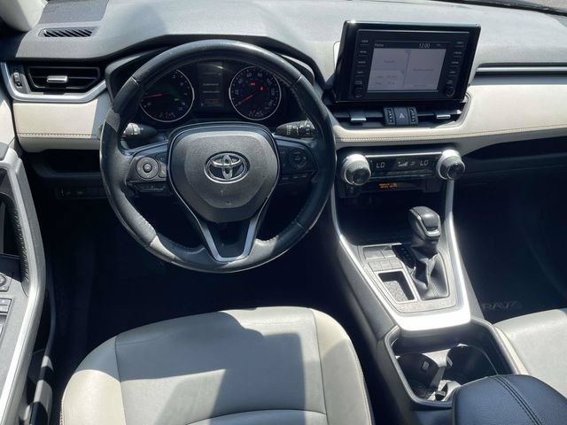 Used 2019 Toyota RAV4 XLE Premium FWD image 5