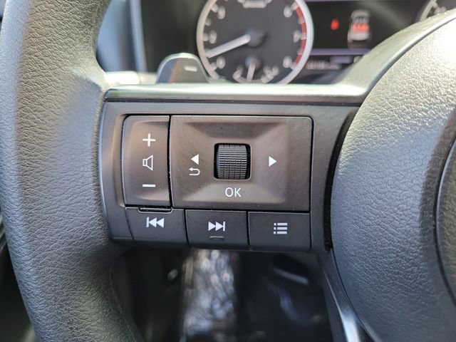 Used 2024 Nissan Rogue SV image 5