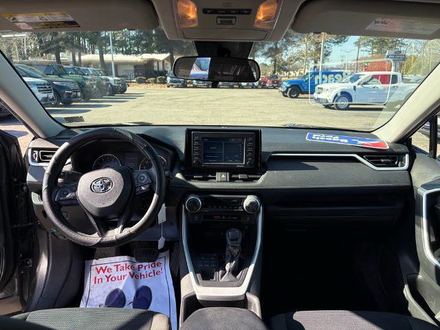 Used 2021 Toyota RAV4 LE image 13