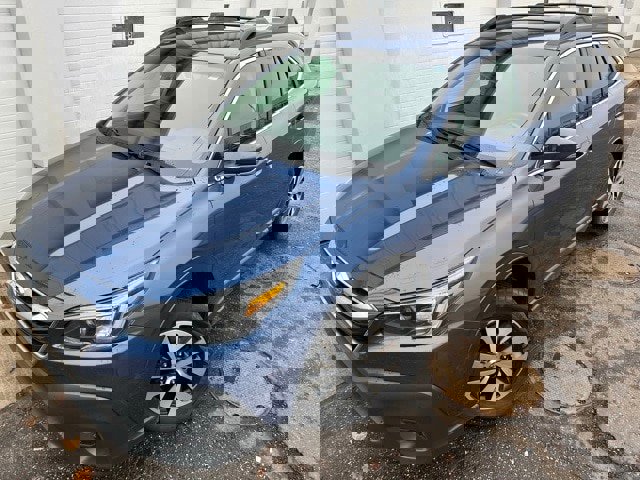 Used 2022 Subaru Outback Premium image 6