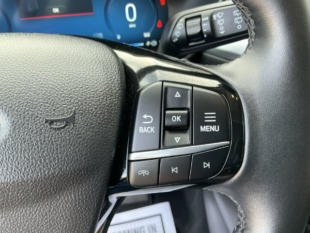 Certified 2025 Ford Escape Platinum AWD/4WD image 19