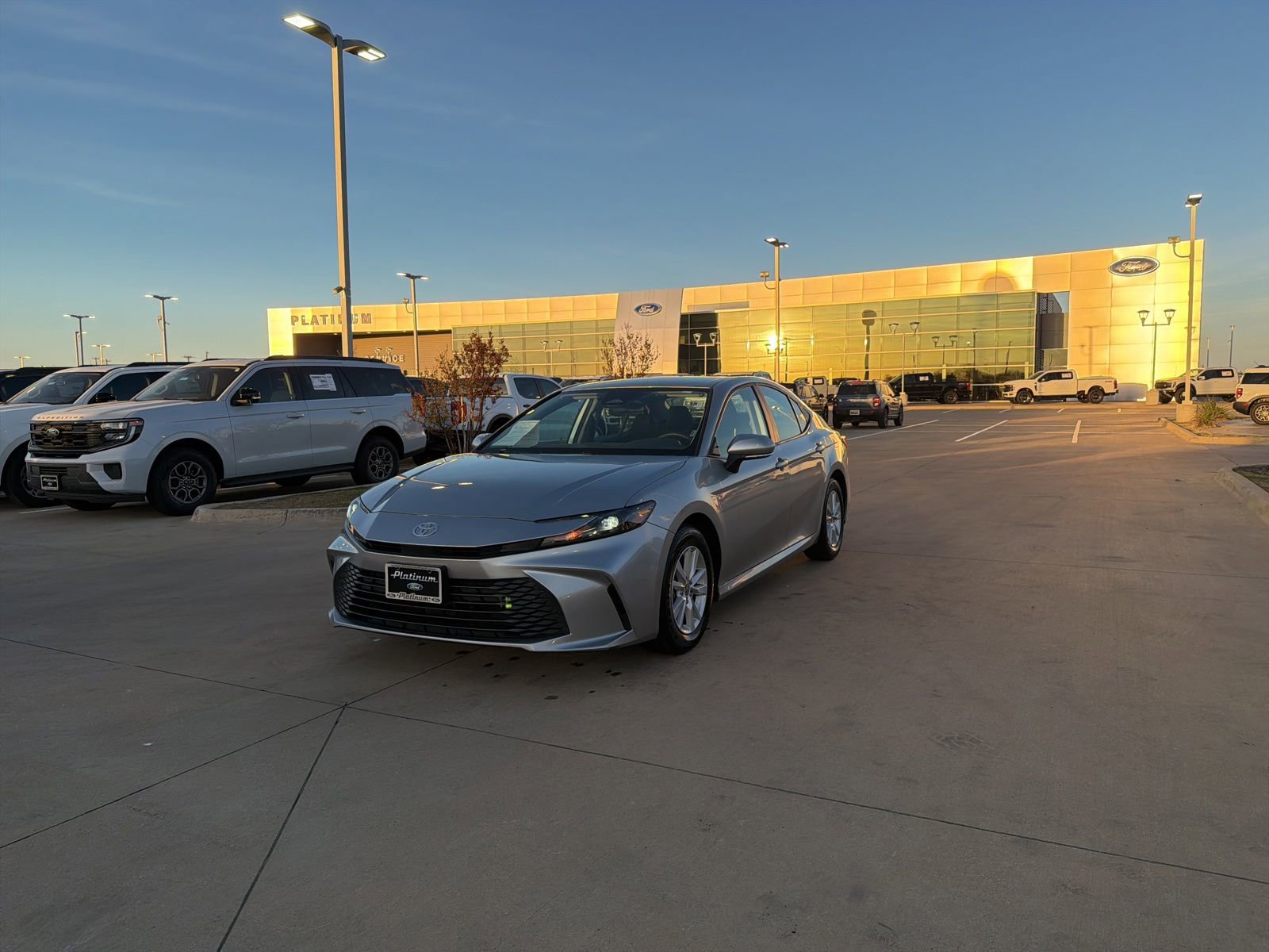 Used 2025 Toyota Camry LE image 2