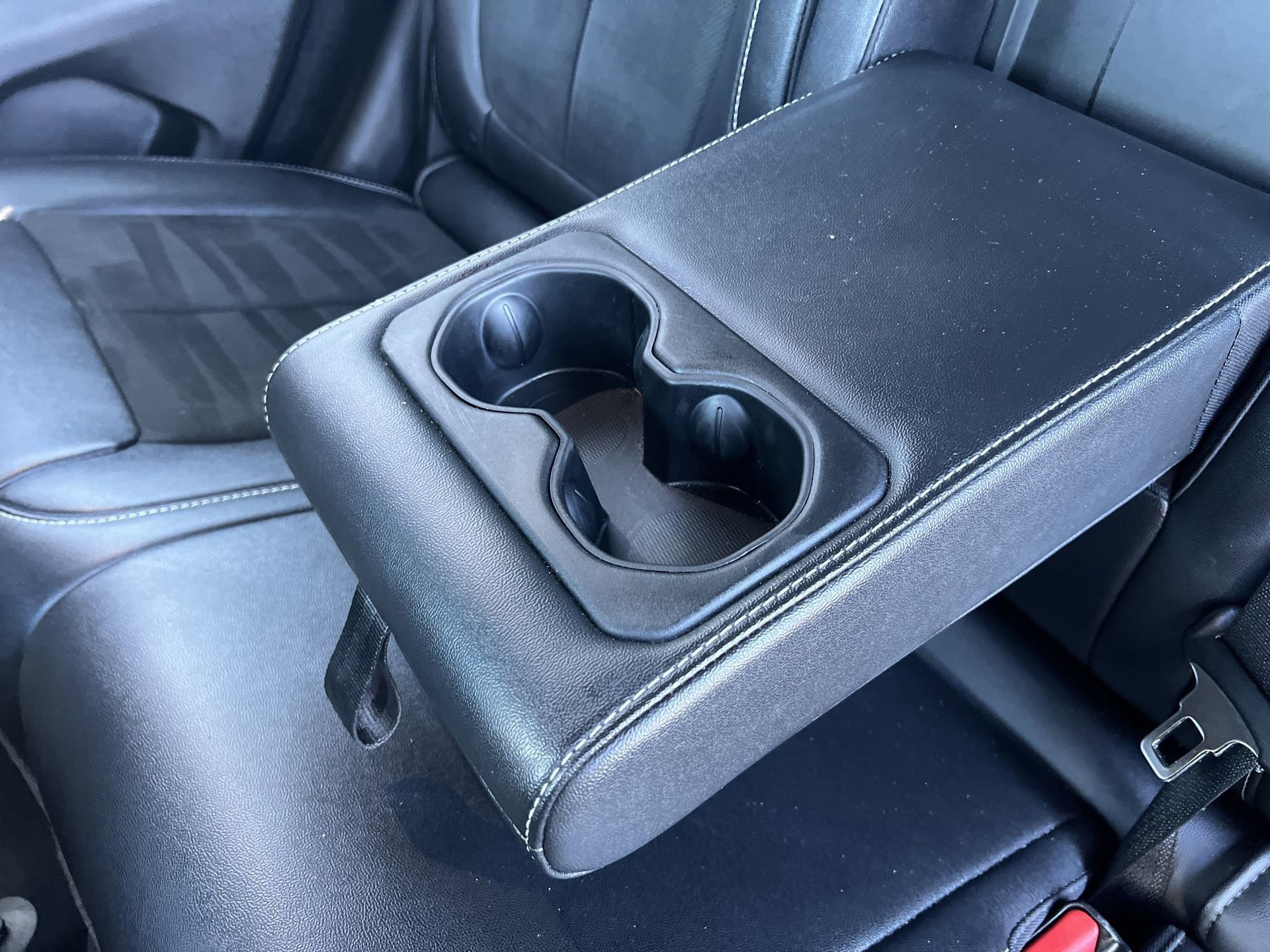 Used 2024 Jeep Grand Cherokee Altitude image 28