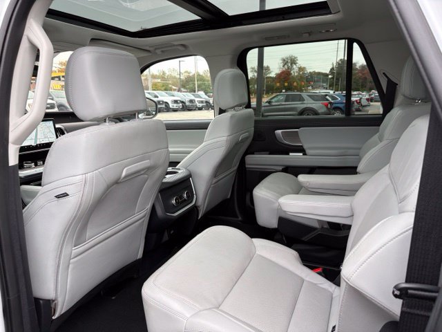 Certified 2025 Ford Expedition Max Platinum w/ Driver's Package AWD/4WD image 19