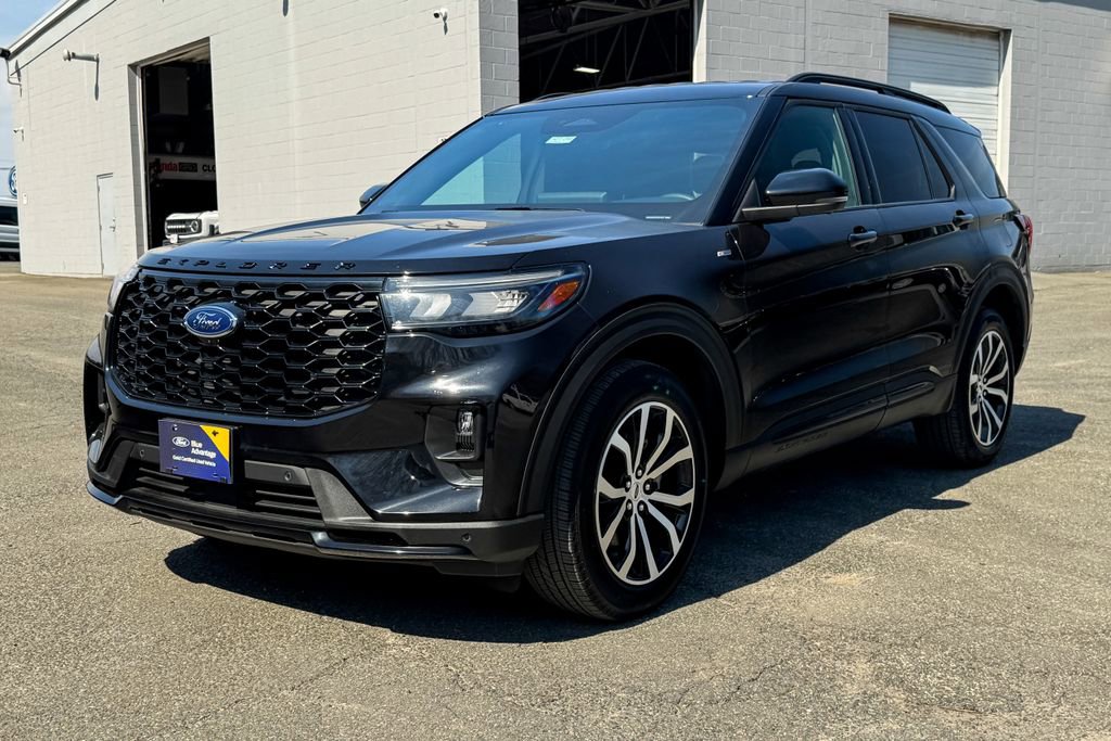 Certified 2025 Ford Explorer ST-Line AWD/4WD image 7