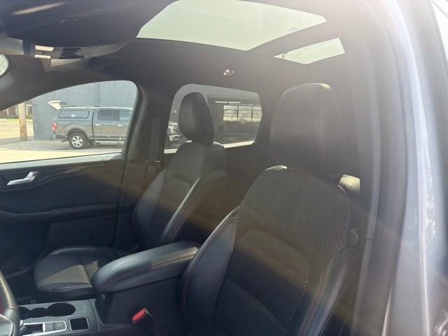 Certified 2024 Ford Escape ST-Line w/ Tech Pack #1 AWD/4WD image 9