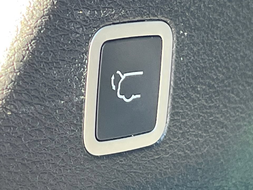 Used 2026 Chrysler Pacifica Select FWD image 33