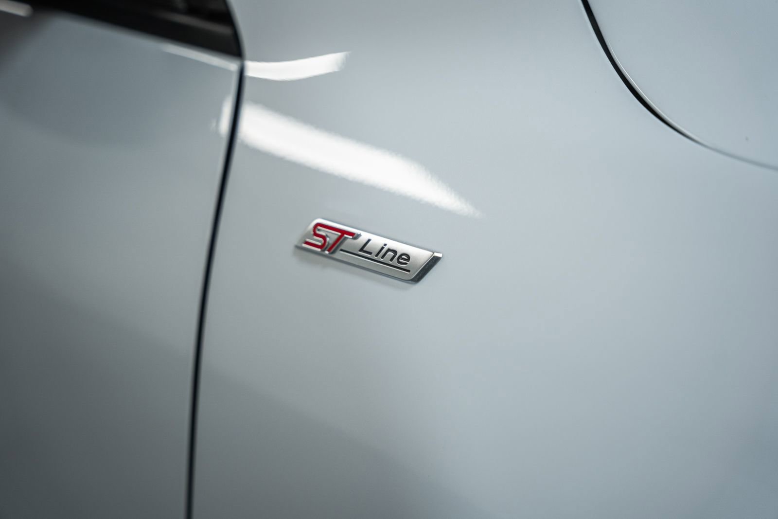 Certified 2025 Ford Escape ST-Line image 17