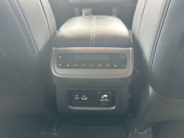 Used 2024 Nissan Pathfinder Platinum AWD/4WD image 25