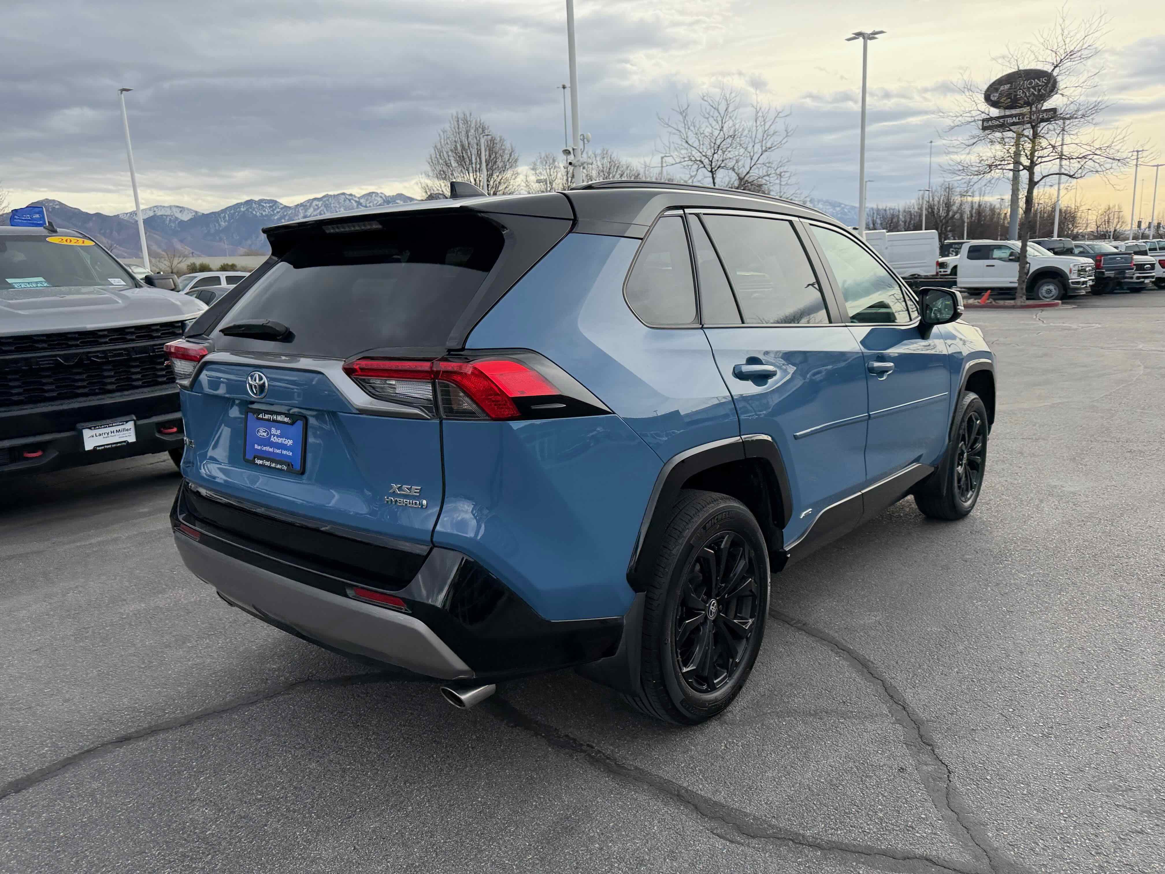 Used 2024 Toyota RAV4 XSE w/ Weather Package image 7