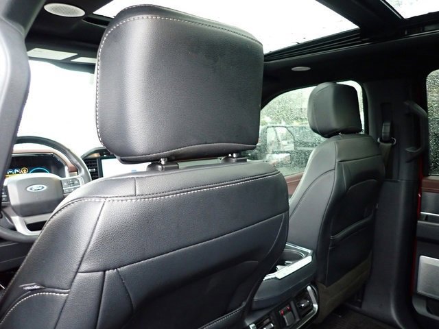 Certified 2022 Ford F150 Lariat w/ Equipment Group 502A High image 19