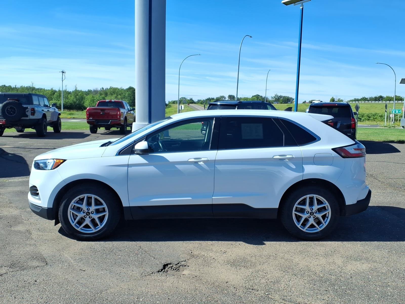 Certified 2024 Ford Edge SEL AWD/4WD image 2