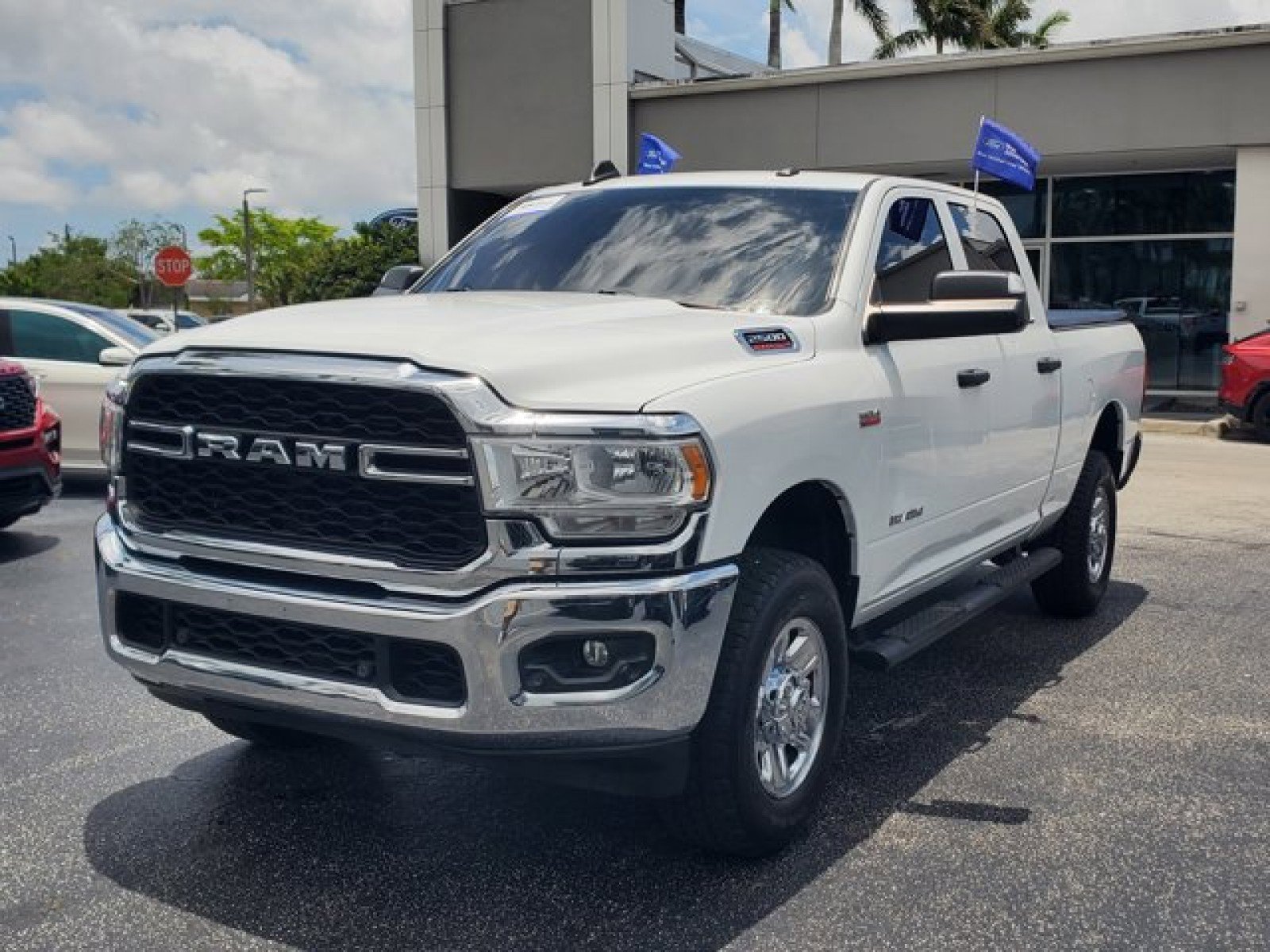 Used 2021 RAM 2500 Tradesman w/ Chrome Appearance Group AWD/4WD image 3