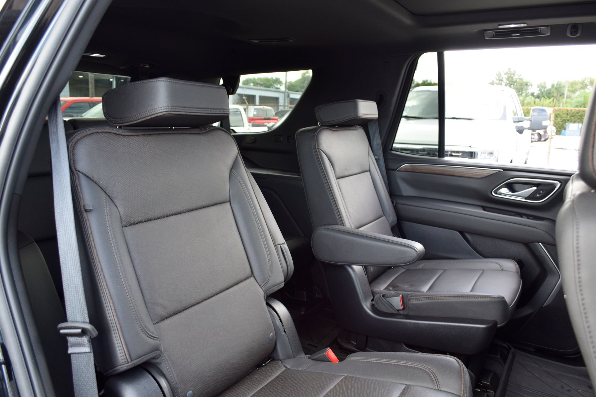 Used 2024 Chevrolet Tahoe High Country w/ Premium Package AWD/4WD image 21