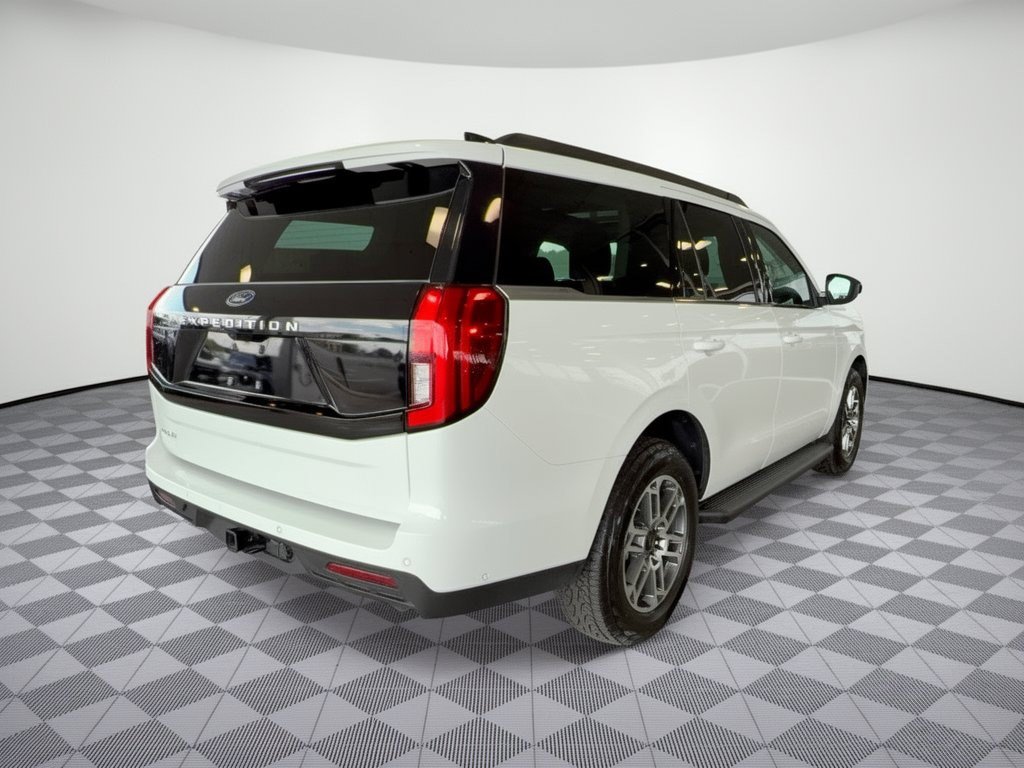 Certified 2025 Ford Expedition Active AWD/4WD image 9