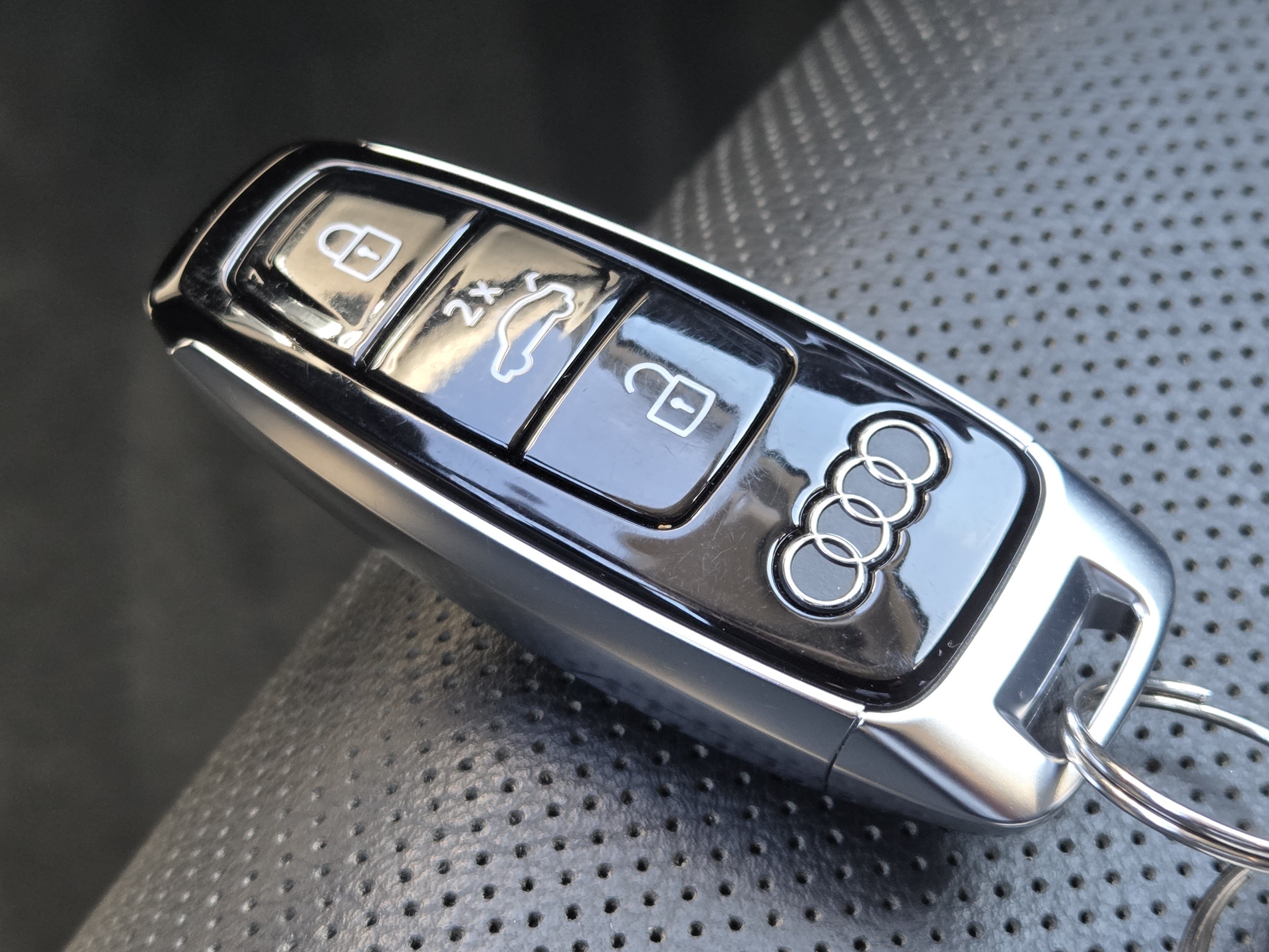 Used 2021 Audi e-tron Premium Plus w/ Premium Plus Package AWD/4WD image 40