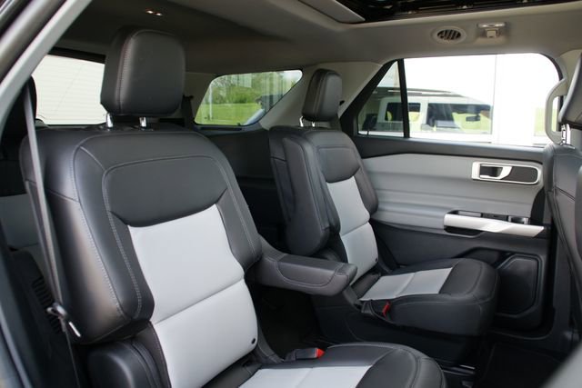 Certified 2022 Ford Explorer XLT w/ Equipment Group 202A AWD/4WD image 35