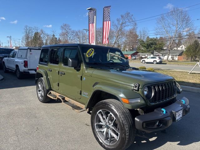 Used 2024 Jeep Wrangler Unlimited w/ Convenience Group AWD/4WD image 4