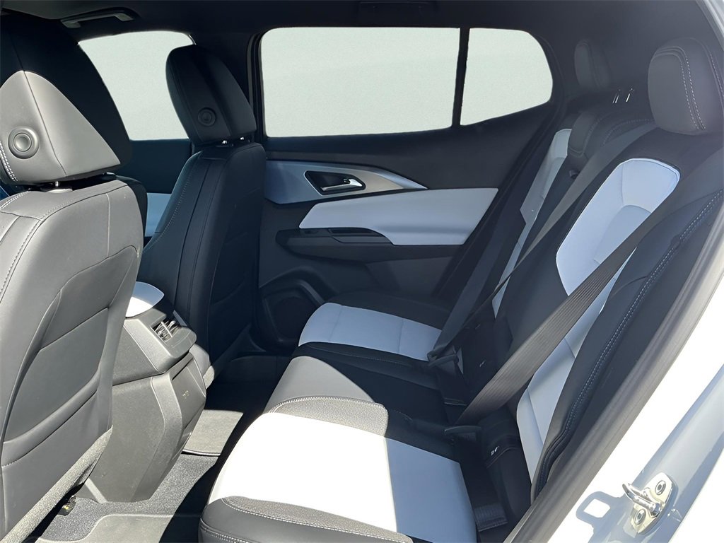 Used 2025 Chevrolet Equinox EV LT image 32