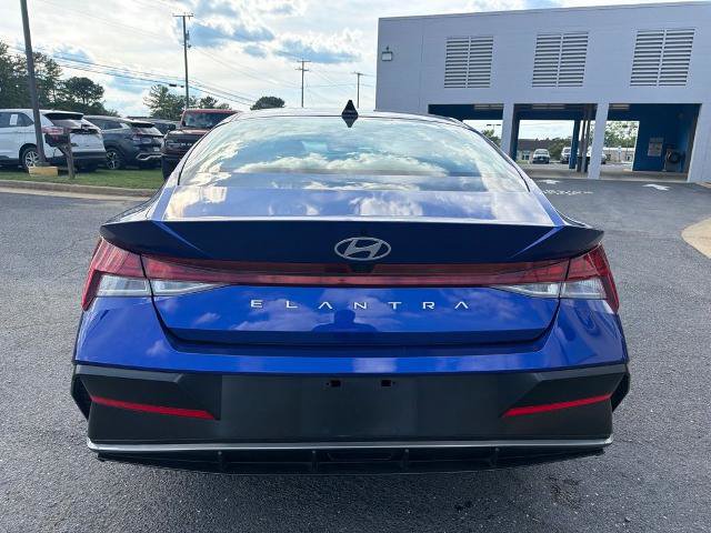 Used 2025 Hyundai Elantra SEL FWD image 4