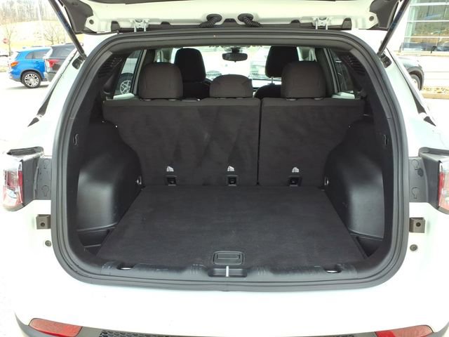 Used 2023 Jeep Compass Sport image 8