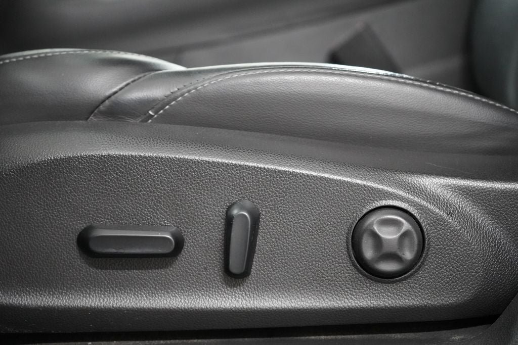 Used 2019 Buick Envision Essence AWD/4WD image 13