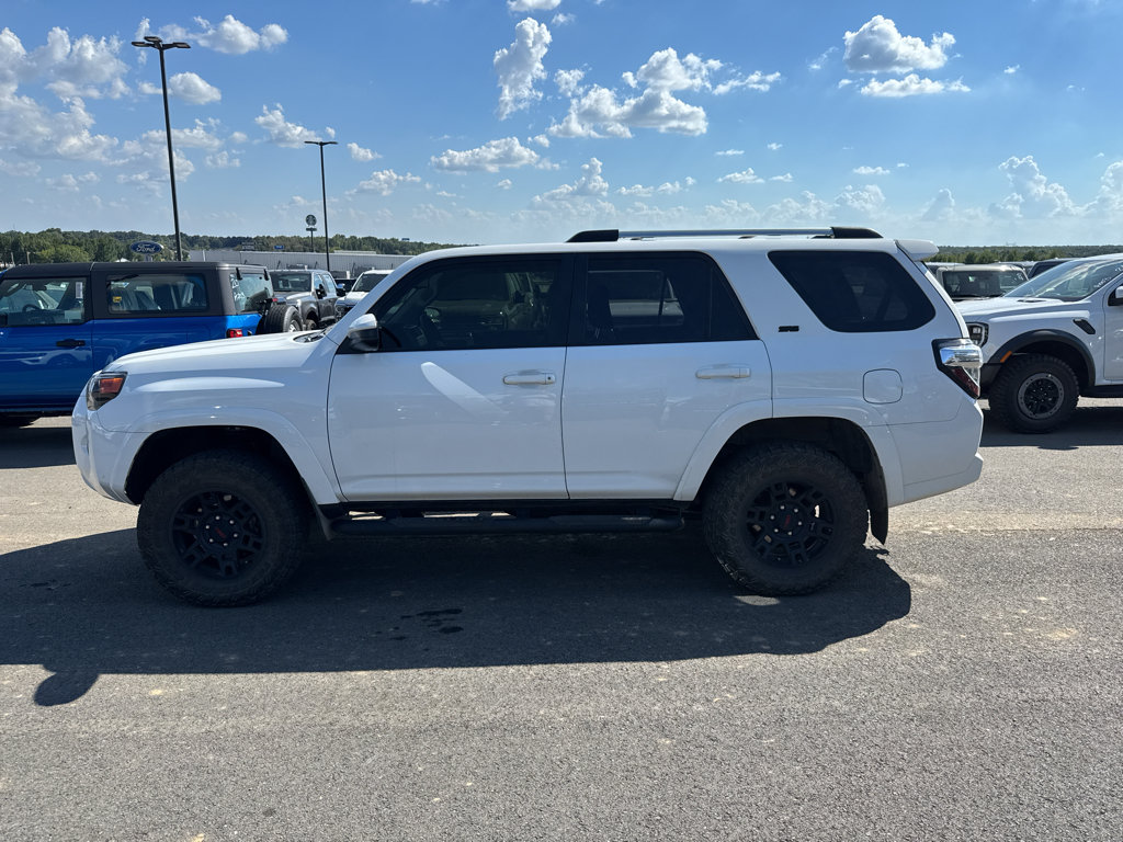Used 2023 Toyota 4Runner SR5 AWD/4WD image 8