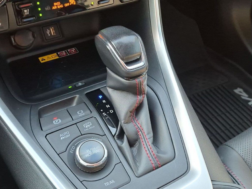 Used 2024 Toyota RAV4 XSE w/ Premium Package AWD/4WD image 19