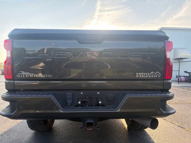 Used 2023 Chevrolet Silverado 3500 High Country w/ Z71 Off-Road Package AWD/4WD image 4