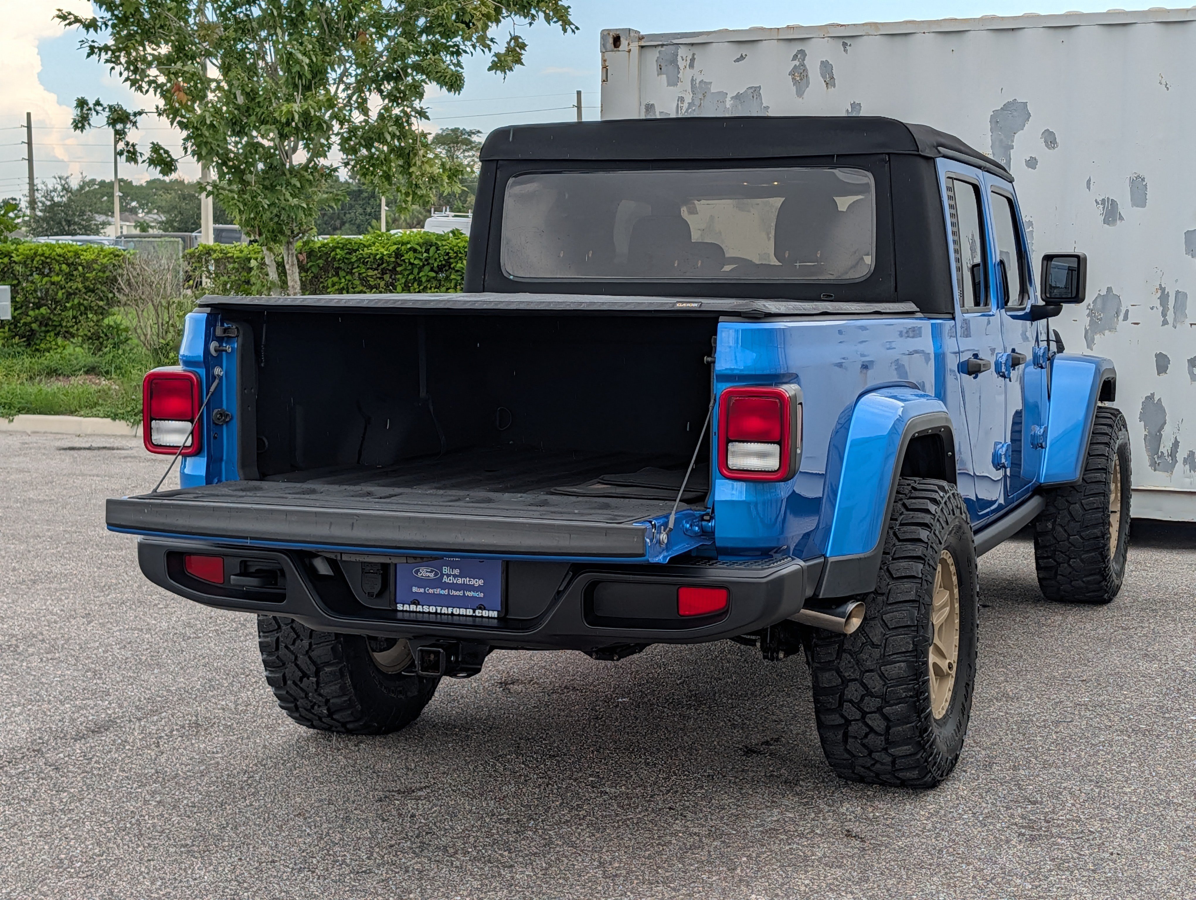 Used 2021 Jeep Gladiator Sport AWD/4WD image 14