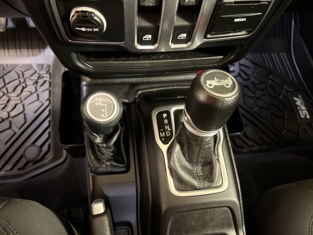 Used 2018 Jeep Wrangler Sport AWD/4WD image 12