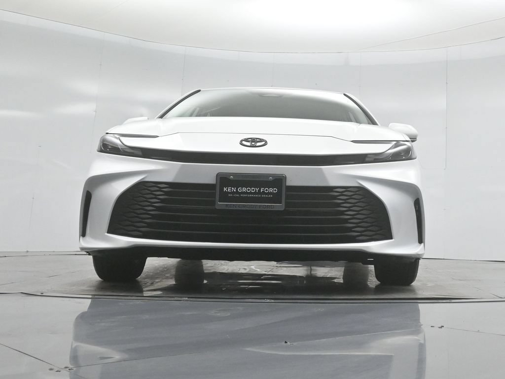 Used 2025 Toyota Camry LE FWD image 39