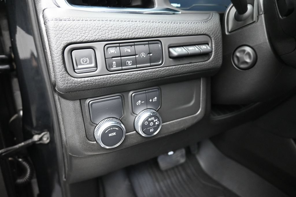 Used 2023 GMC Yukon Denali RWD image 13