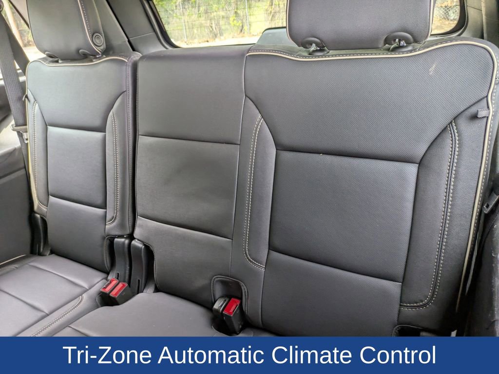 Used 2023 GMC Yukon SLT AWD/4WD image 18