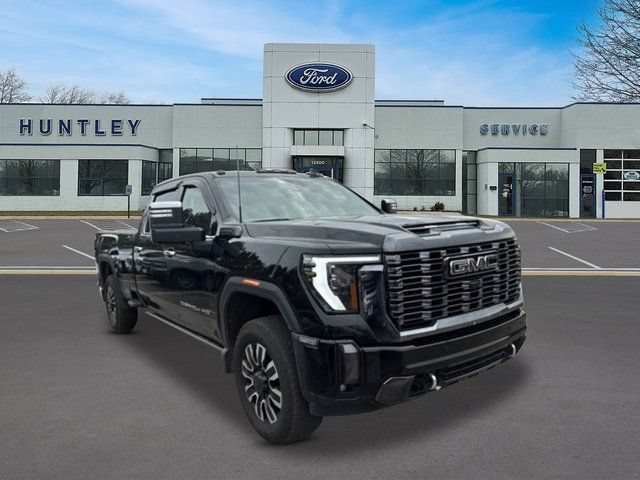 Used 2024 GMC Sierra 2500 Denali Ultimate AWD/4WD image 3