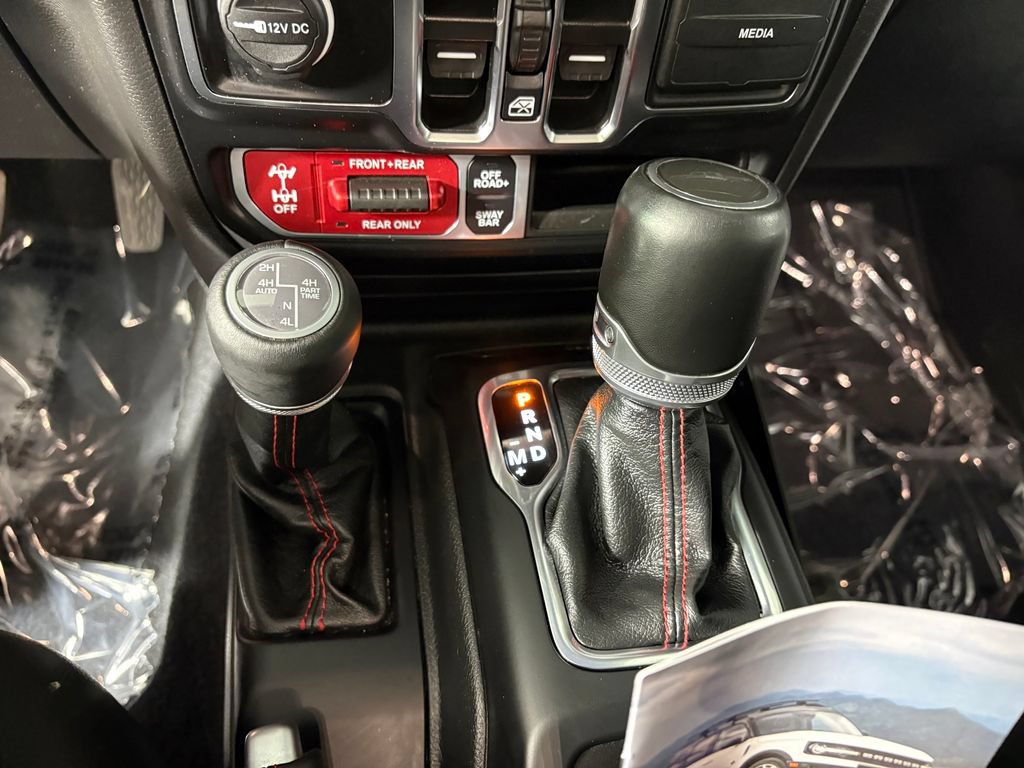Used 2023 Jeep Gladiator Rubicon w/ LED Lighting Group AWD/4WD image 19