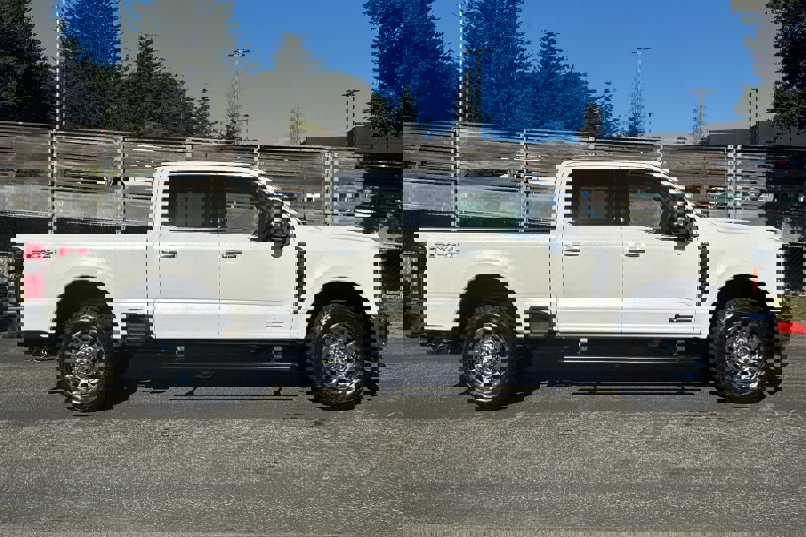 Certified 2023 Ford F250 Lariat w/ Lariat Ultimate Package image 3