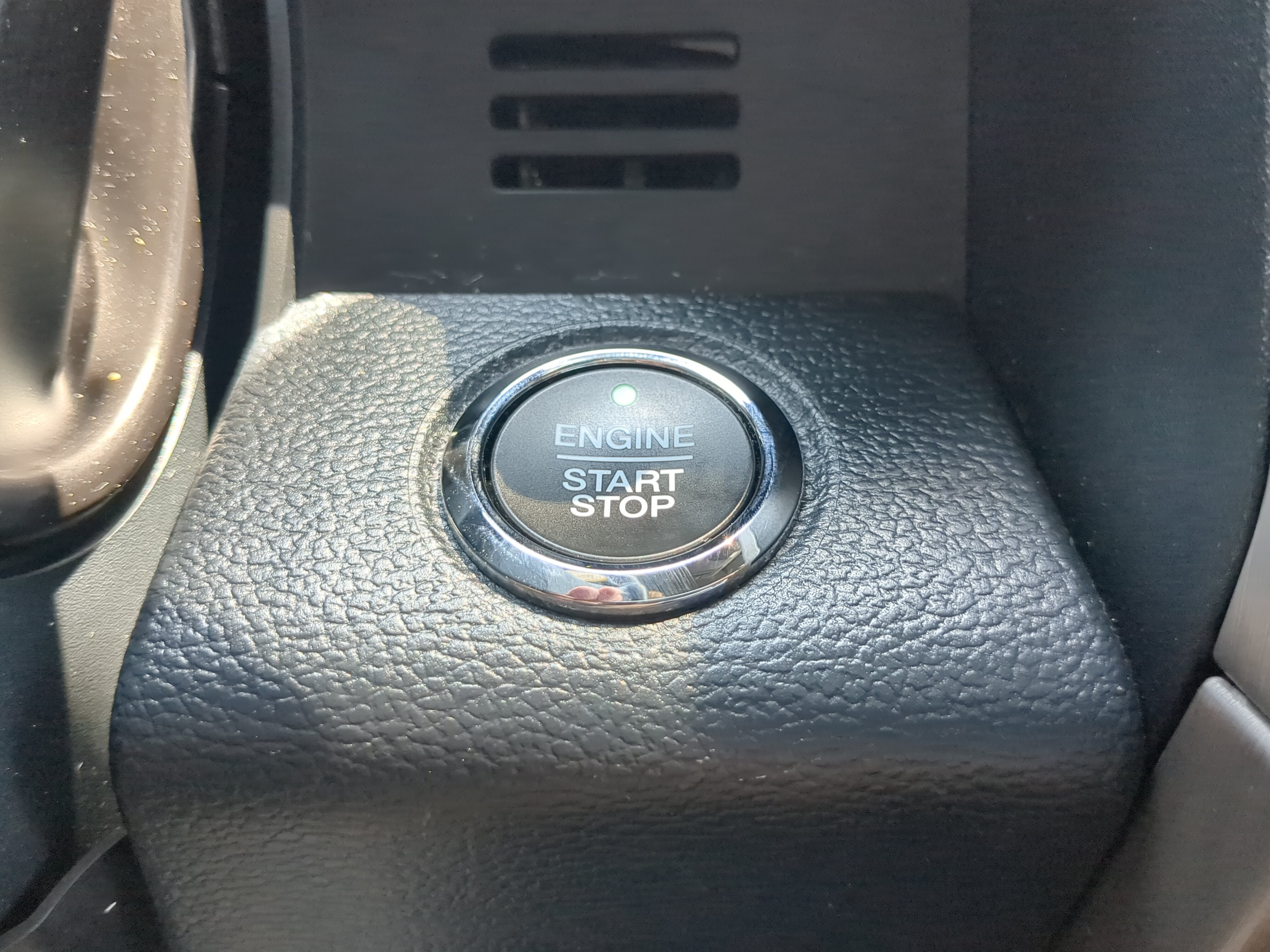 Certified 2022 Ford F250 Platinum w/ FX4 Off-Road Package AWD/4WD image 26