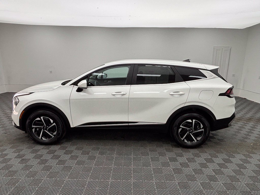 Used 2023 Kia Sportage LX AWD/4WD image 12