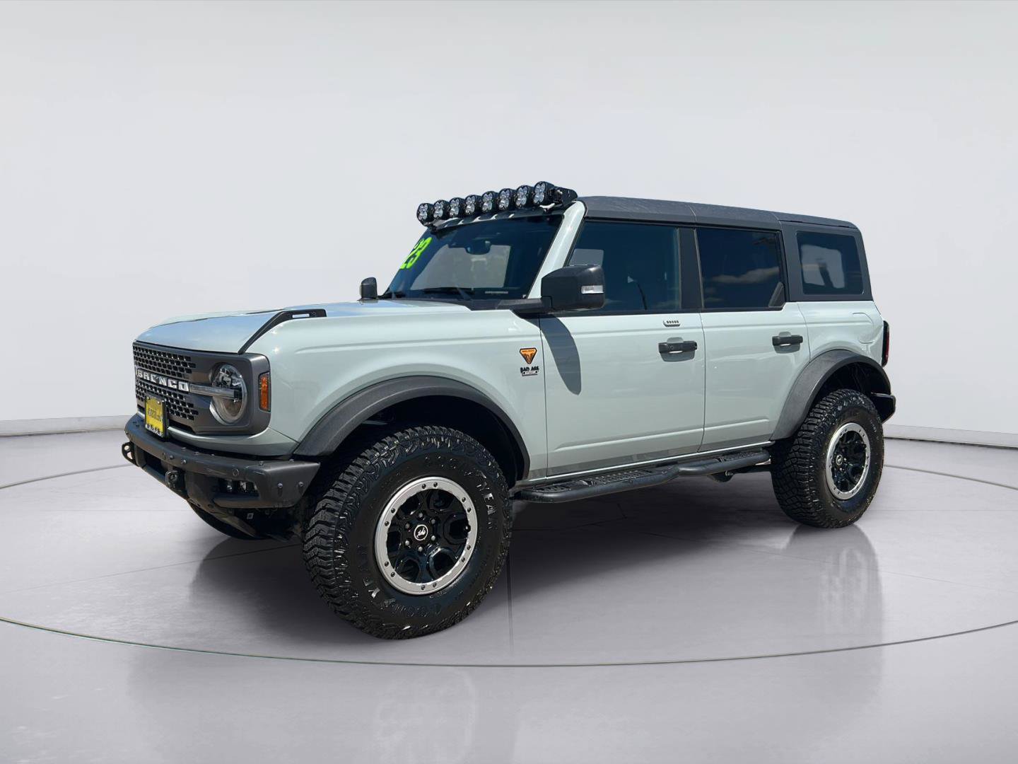 Certified 2023 Ford Bronco Badlands AWD/4WD image 1