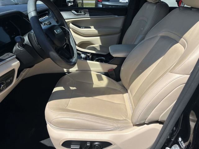 Used 2023 Jeep Grand Cherokee Limited RWD image 11