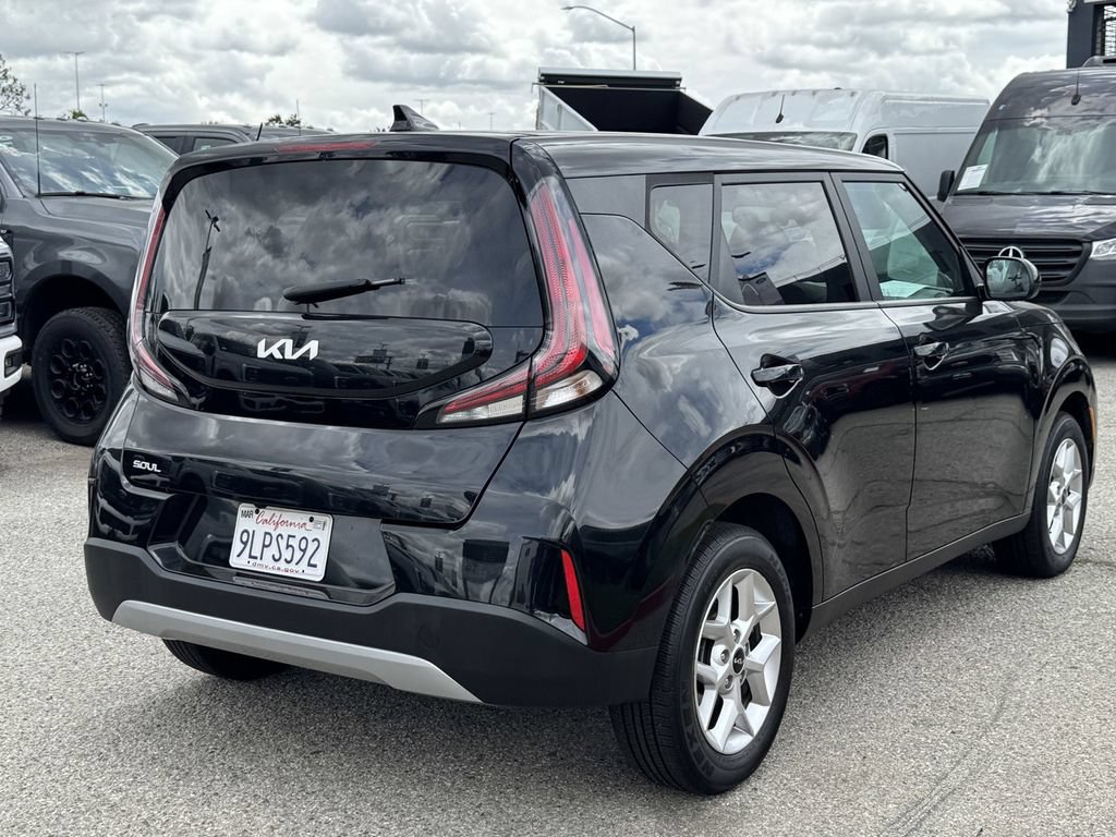 Used 2024 Kia Soul LX w/ Option Group 015 FWD image 6