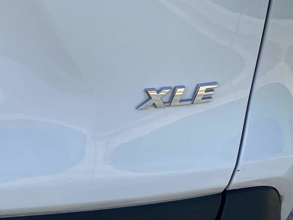 Used 2024 Toyota RAV4 XLE w/ Convenience Package FWD image 5