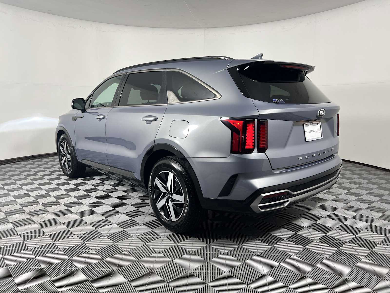 Used 2021 Kia Sorento S FWD image 8