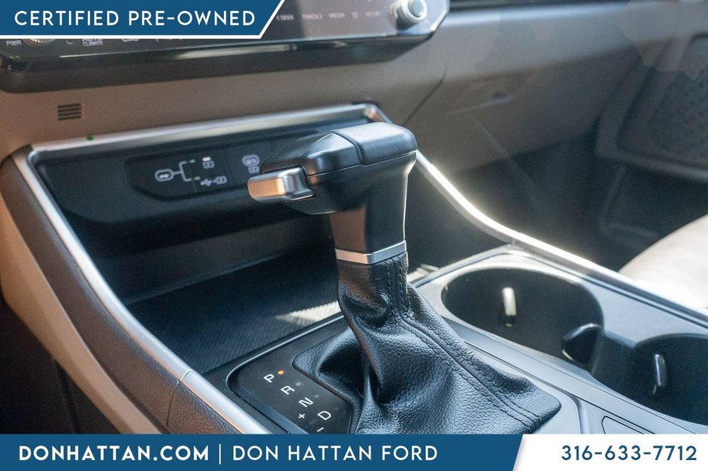 Used 2025 Kia Carnival FWD image 9
