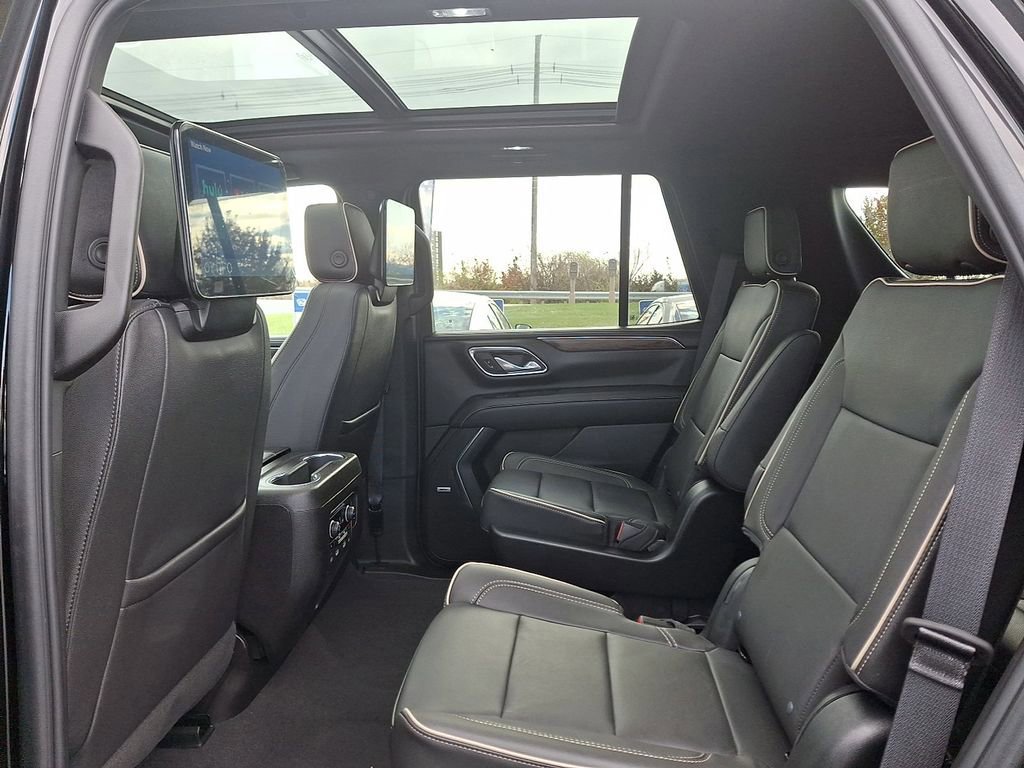 Used 2023 Chevrolet Tahoe Premier w/ Advanced Technology Package image 10